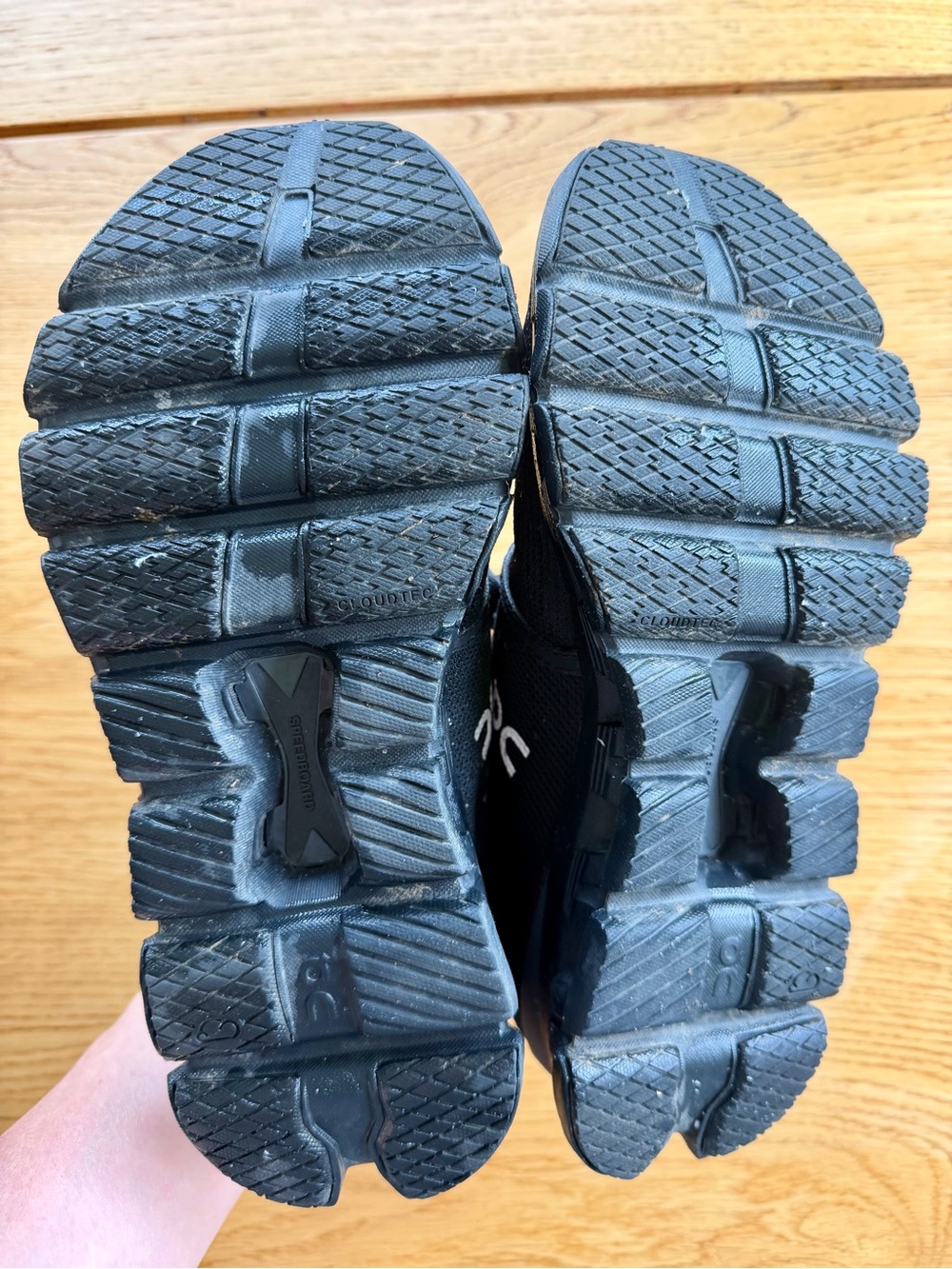 On Cloud Women's Black Cloud Lightweight Running Training Shoe Sneakers - Picture 10 of 11